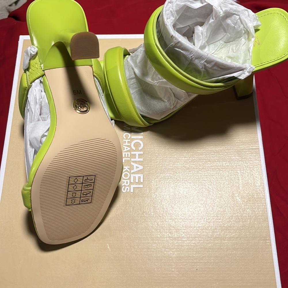 Michael Kors sandals, Clara sandal, limeade, size 5 - Picture 3 of 3